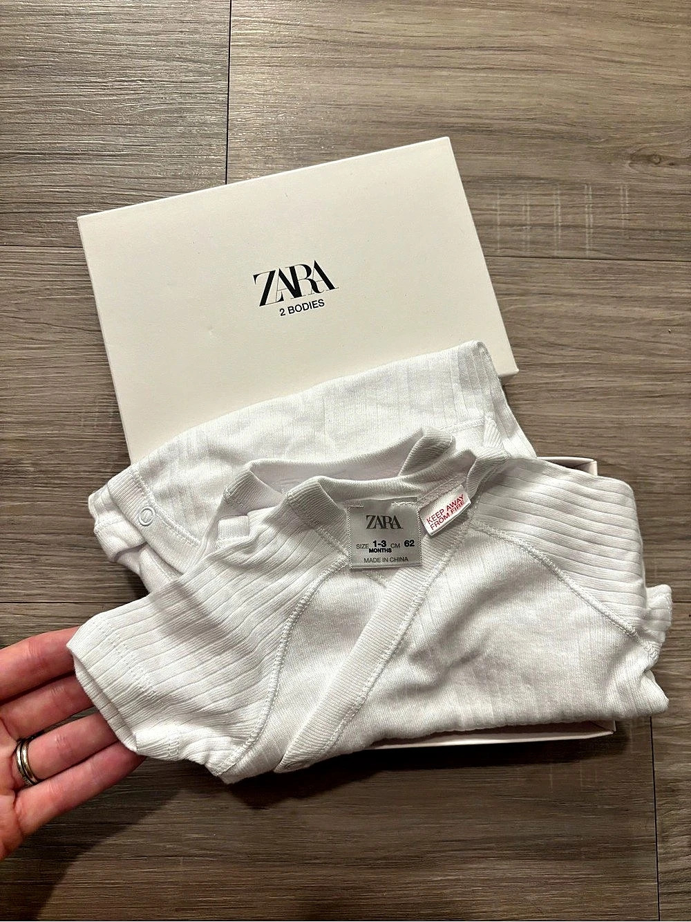 Zara Ribbed Short Sleeve set of two Onesies  New in the box 1-3m